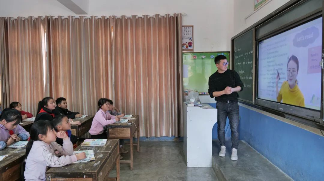 http://7xo6kd.com1.z0.glb.clouddn.com/upload-ueditor-image-20160126-1453803631672000523.jpg 图片